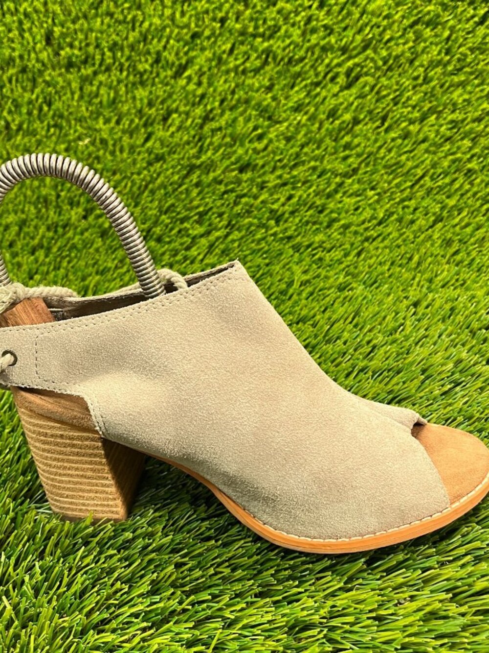 Toms Elba Desert Womens Size 6.5 Beige Classic Outdoor Peep Toe Block Sandals